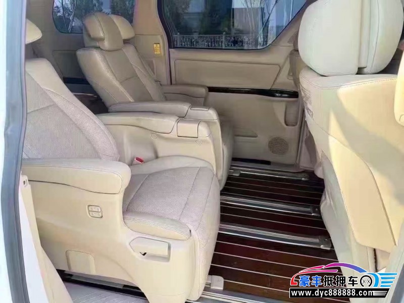 14年丰田埃尔法轿车抵押车出售