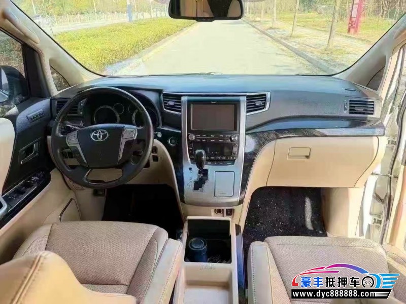 14年丰田埃尔法轿车抵押车出售