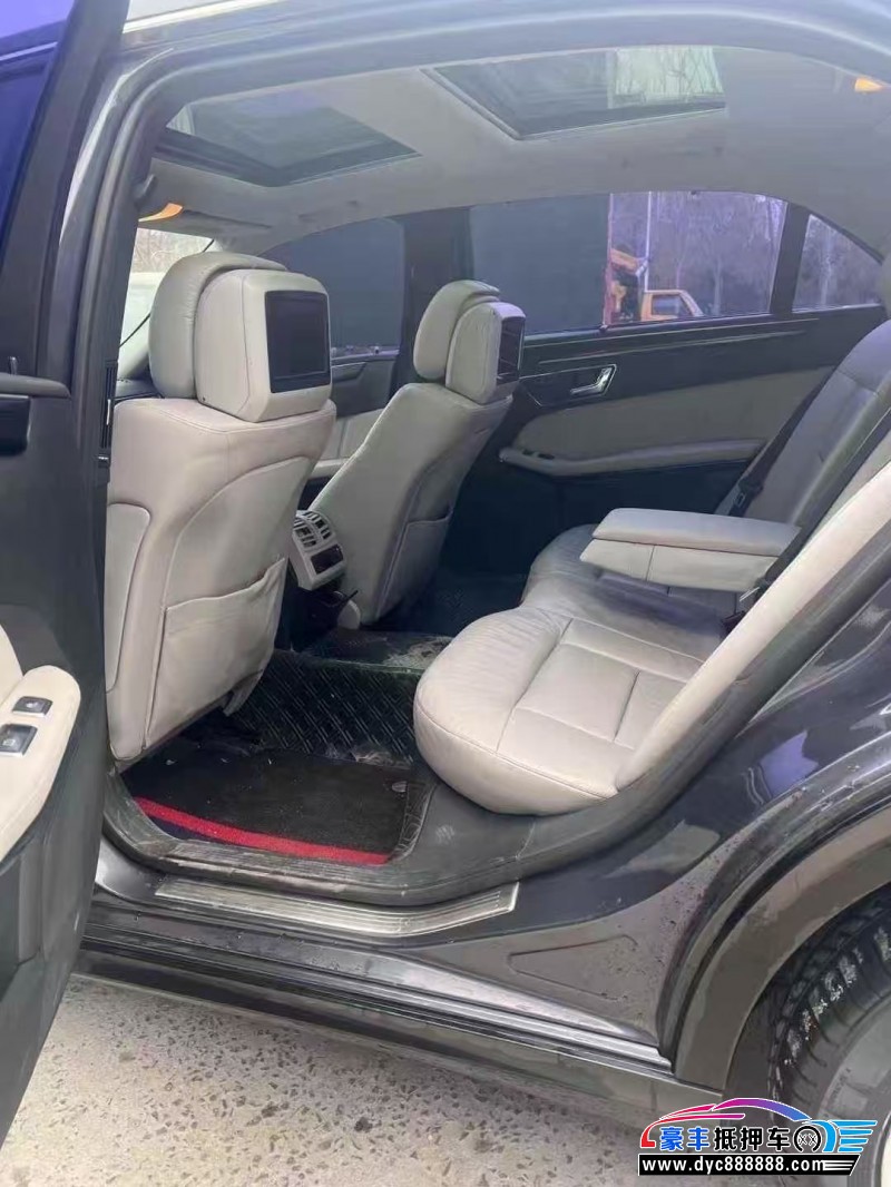 12年奔驰E轿车抵押车出售