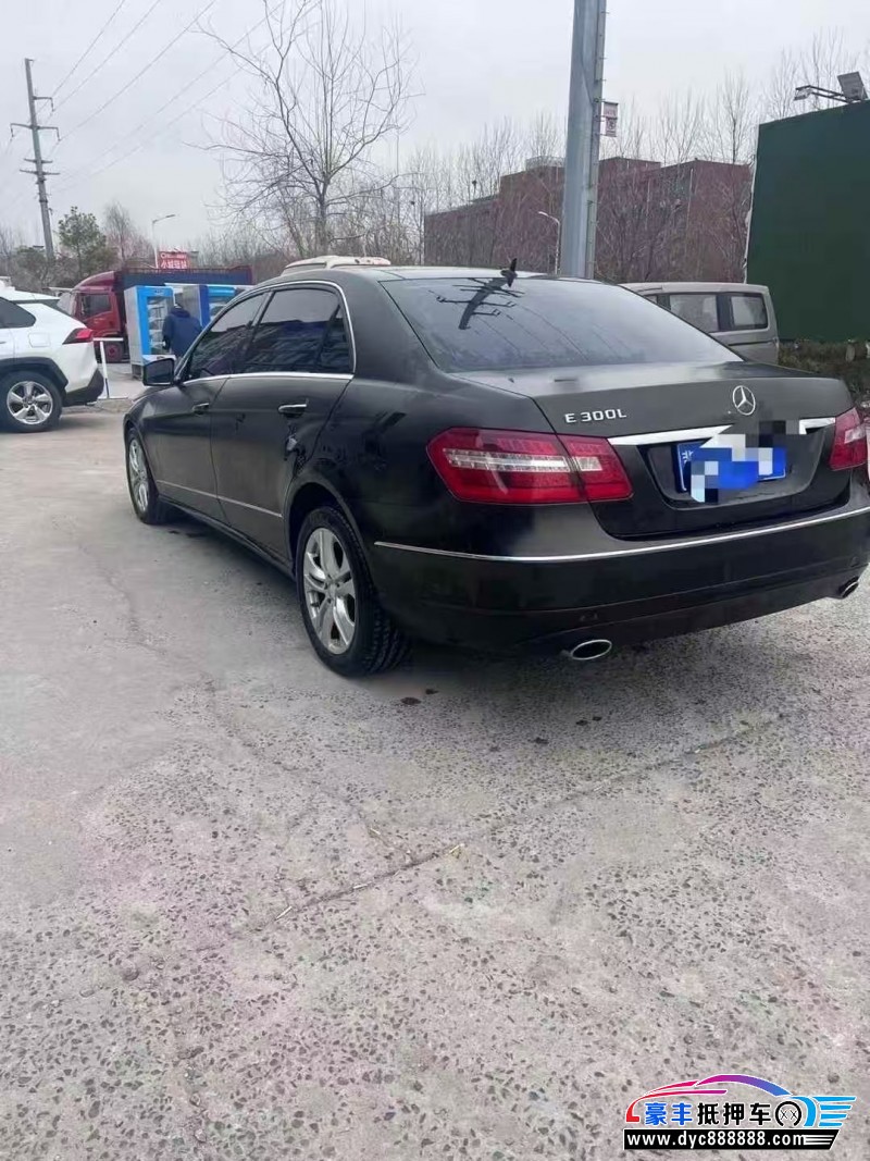 12年奔驰E轿车抵押车出售