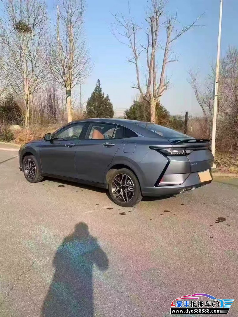 25年东风风神奕炫轿车抵押车出售