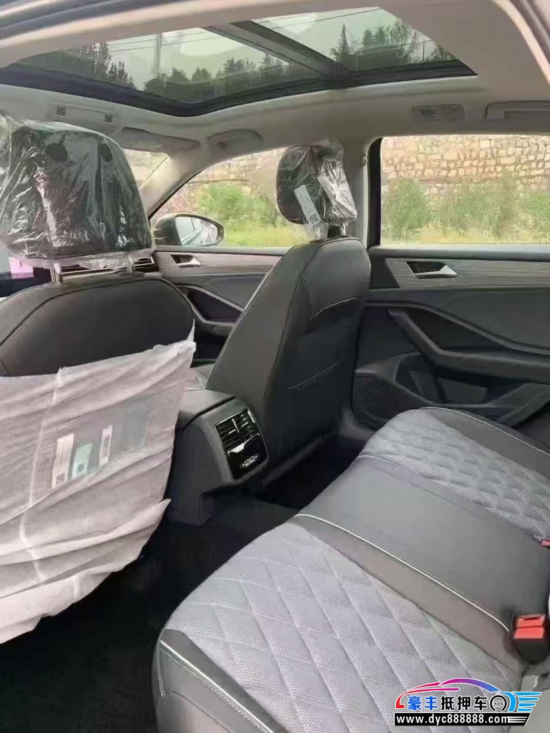 25年大众速腾轿车抵押车出售