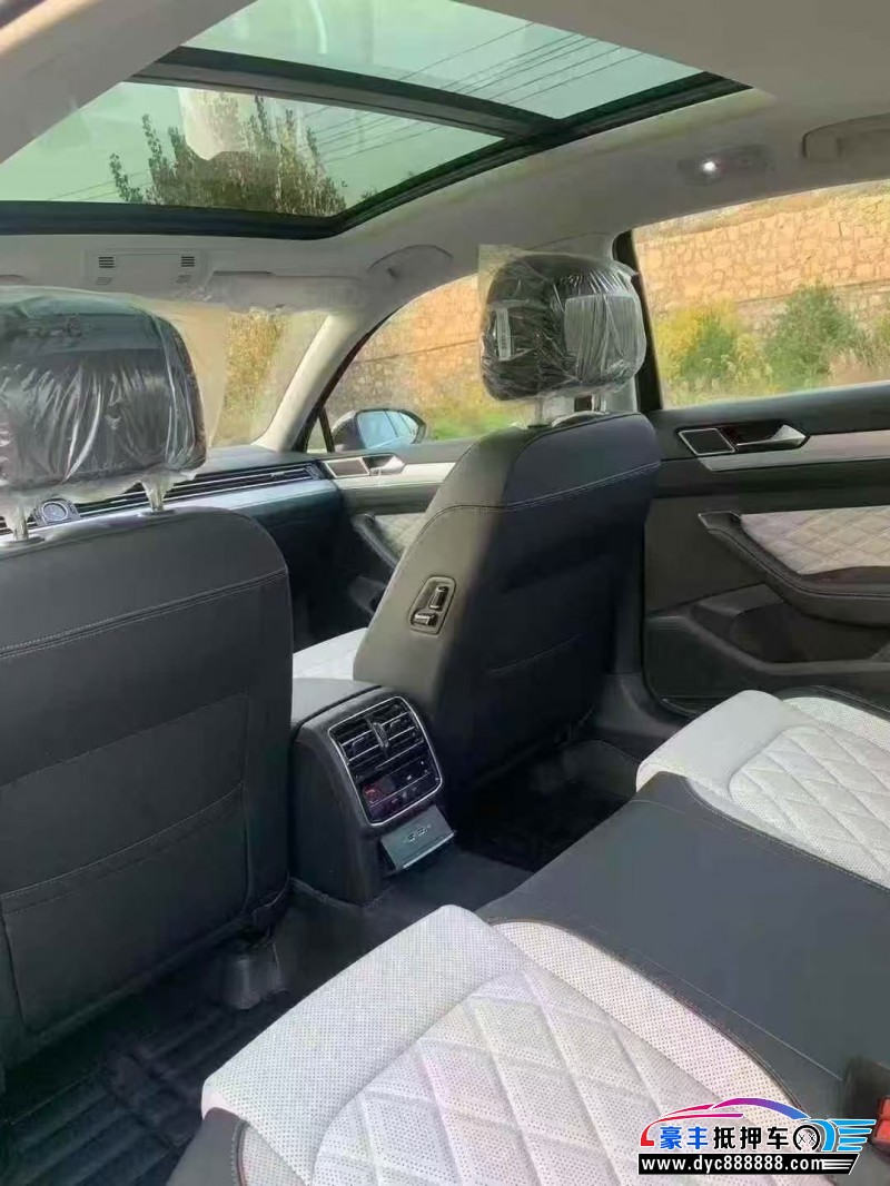 25年大众迈腾轿车抵押车出售