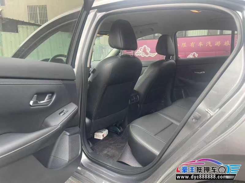 20年日产轩逸轿车抵押车出售