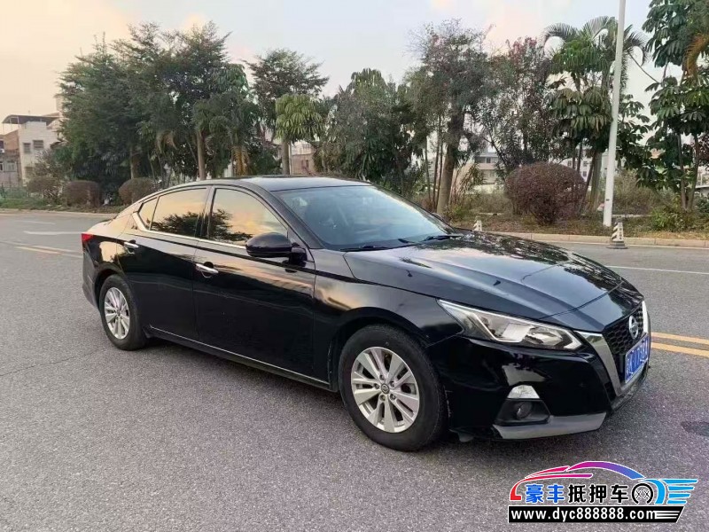 21年日产天籁轿车抵押车出售