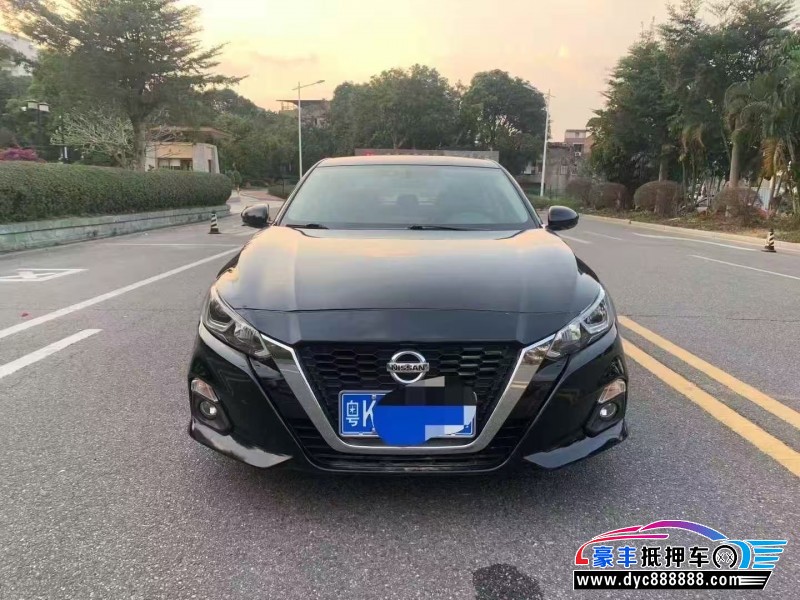21年日产天籁轿车抵押车出售