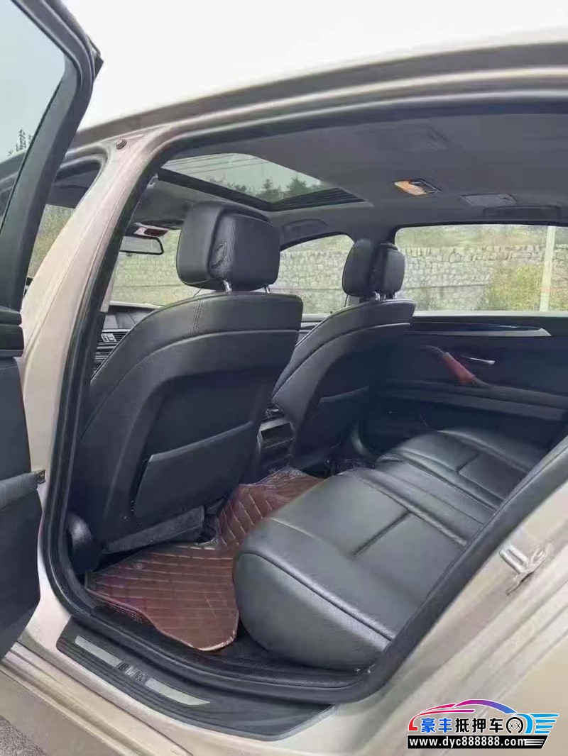 13年宝马5系轿车抵押车出售