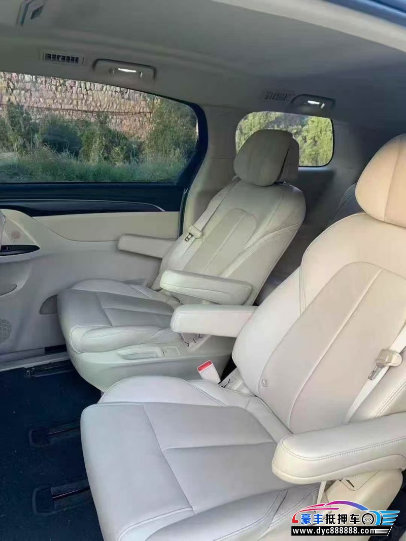 22年别克GL8轿车抵押车出售