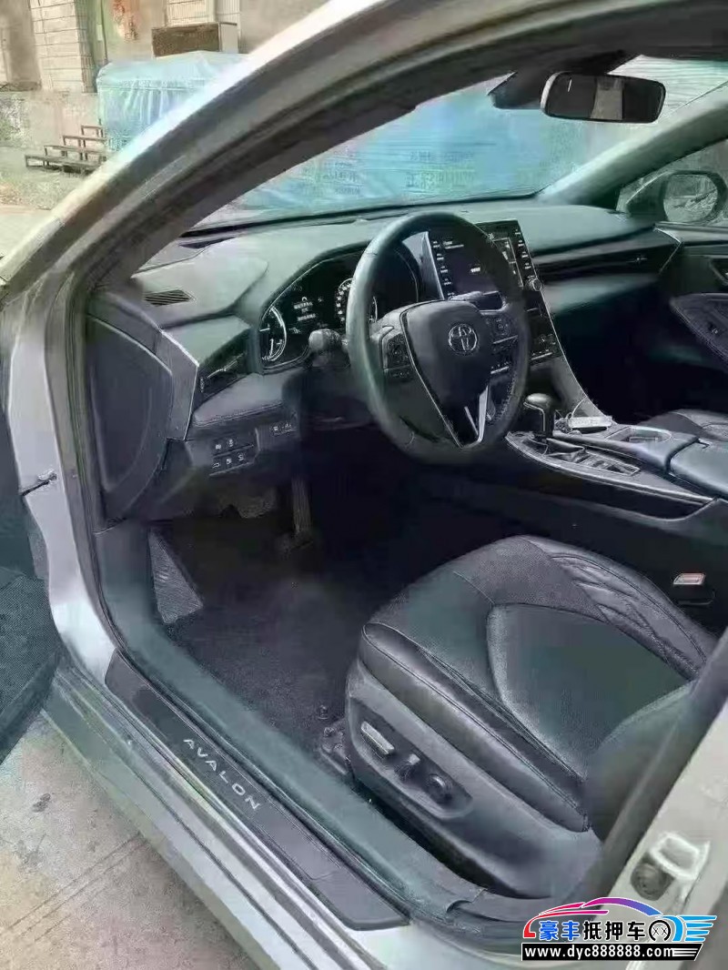 20年丰田亚洲龙轿车抵押车出售