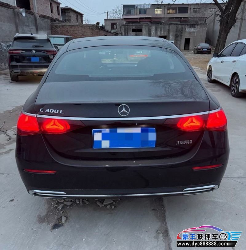 25年奔驰E轿车抵押车出售