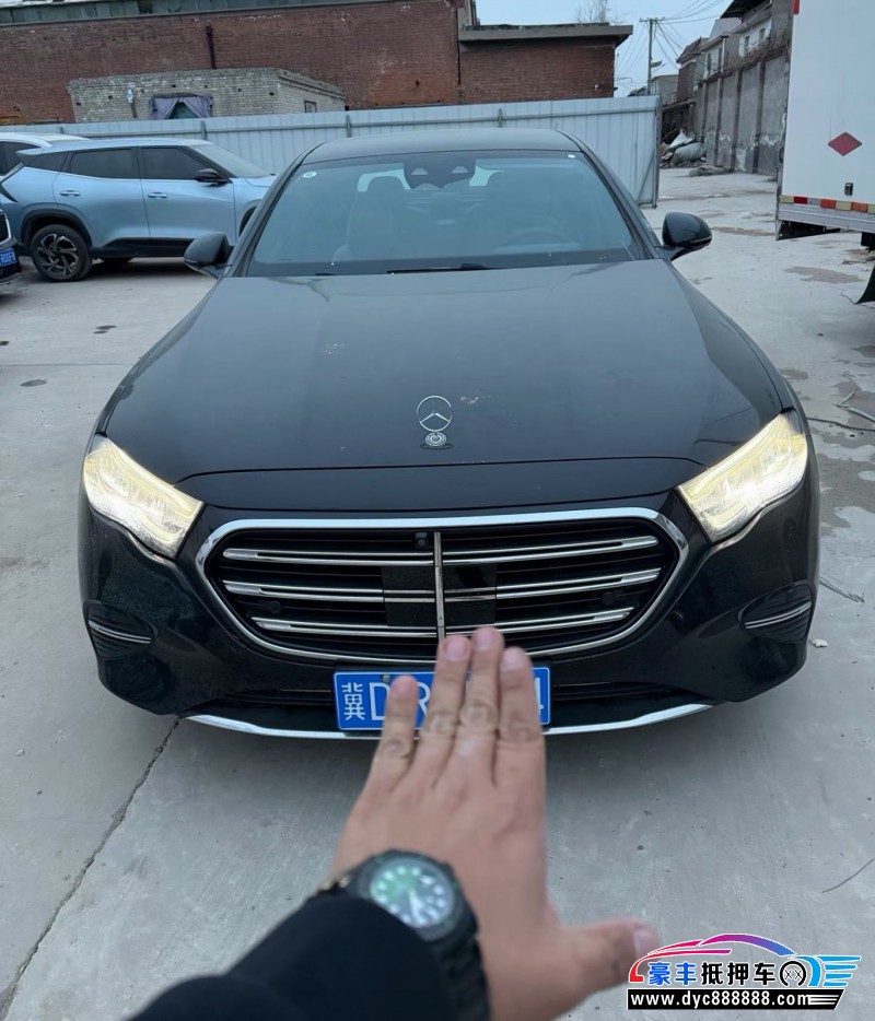 25年奔驰E轿车抵押车出售