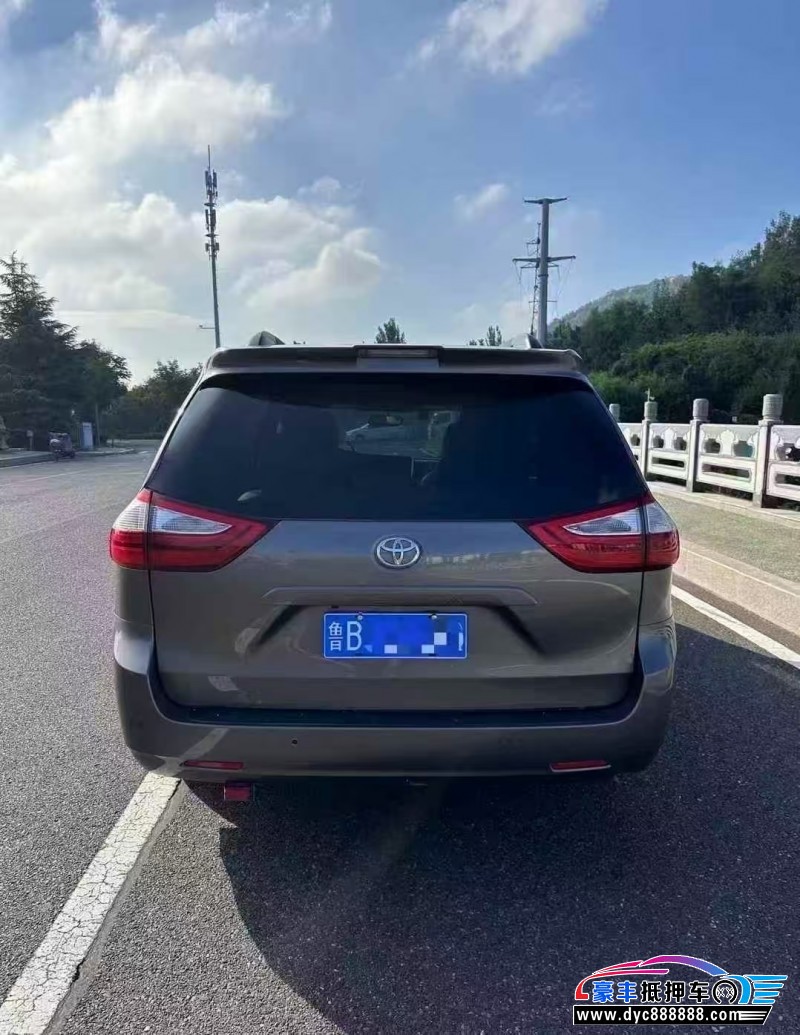 19年丰田塞纳轿车抵押车出售