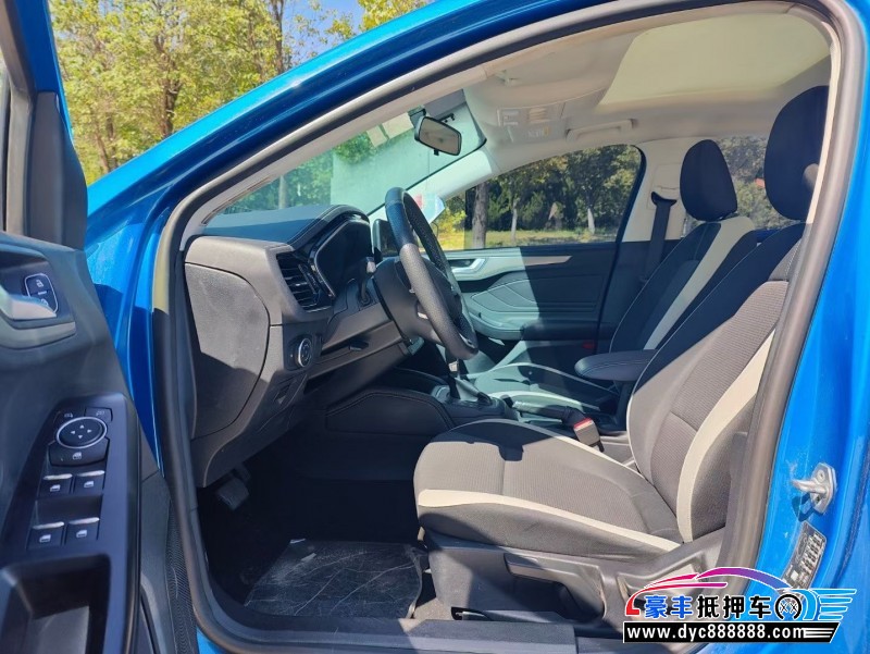 22年福特福克斯轿车抵押车出售