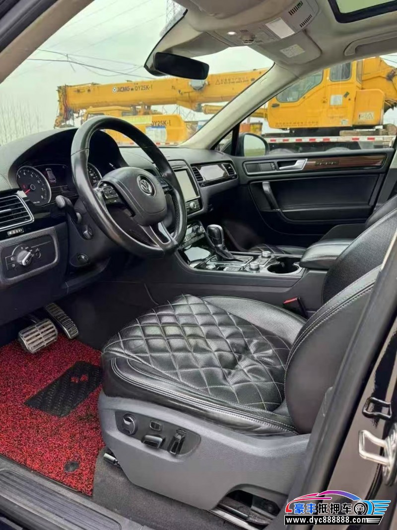 17年大众途锐轿车抵押车出售