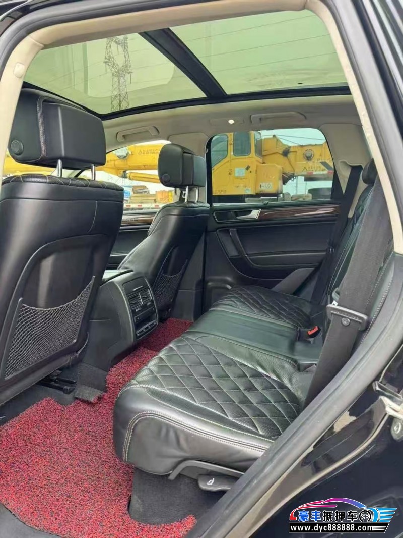 17年大众途锐轿车抵押车出售