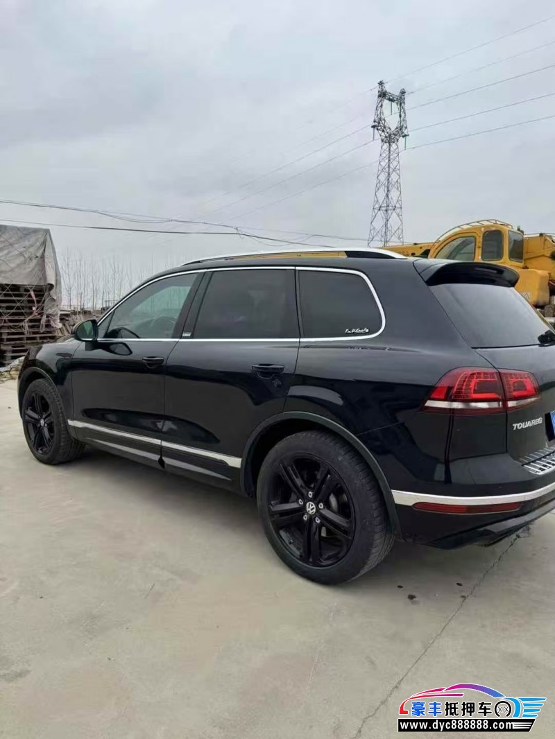 17年大众途锐轿车抵押车出售