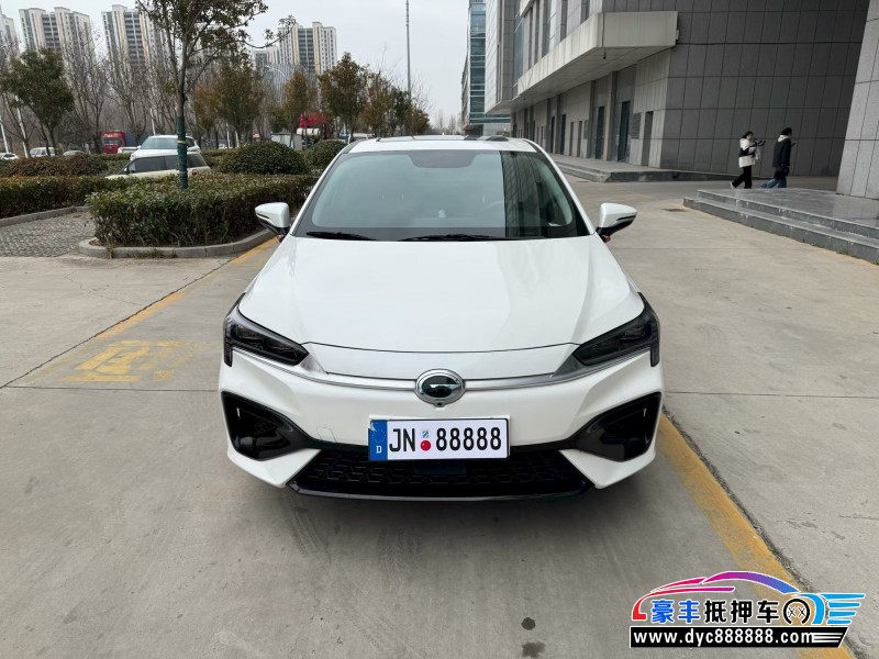 抵押车出售23年埃安魅S580轿车