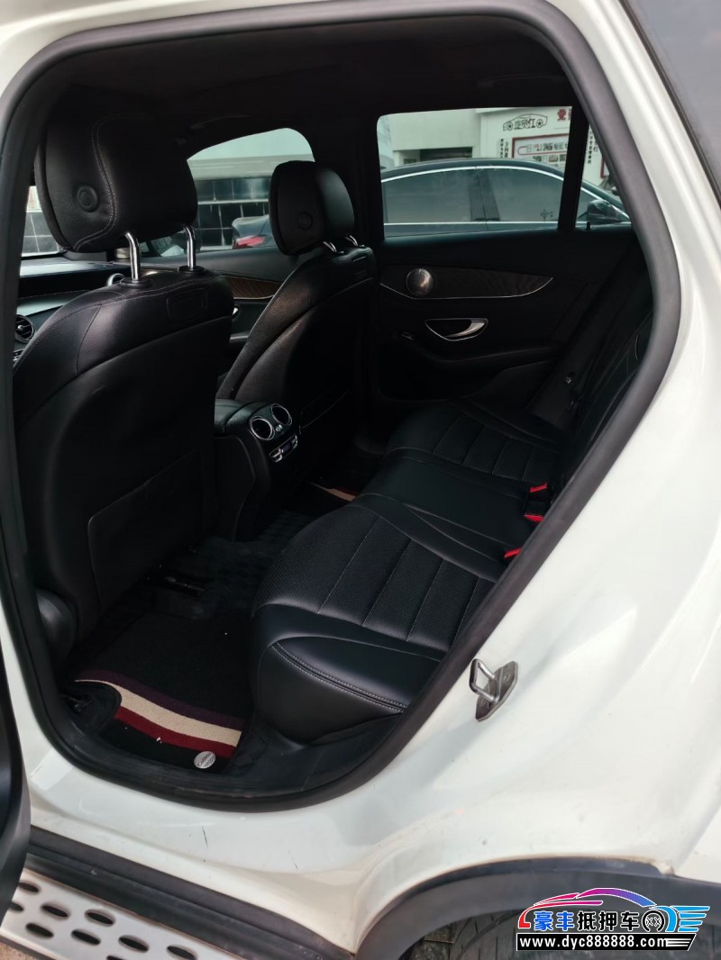 17年奔驰GLC轿车抵押车出售