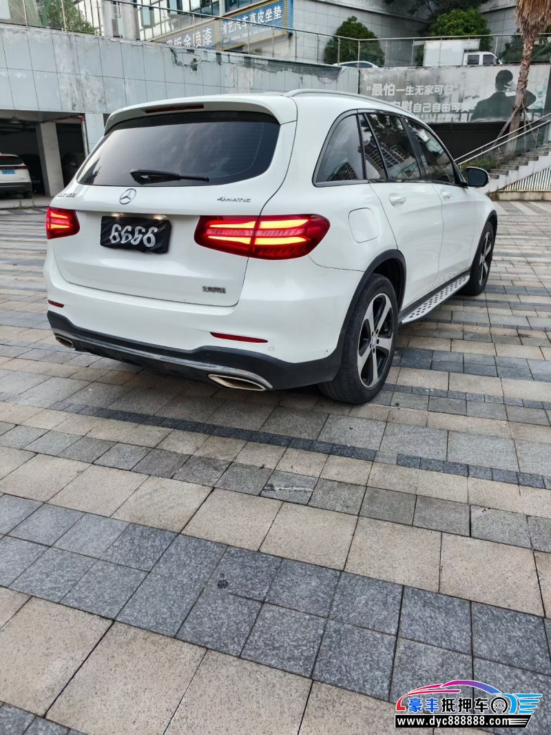 17年奔驰GLC轿车抵押车出售