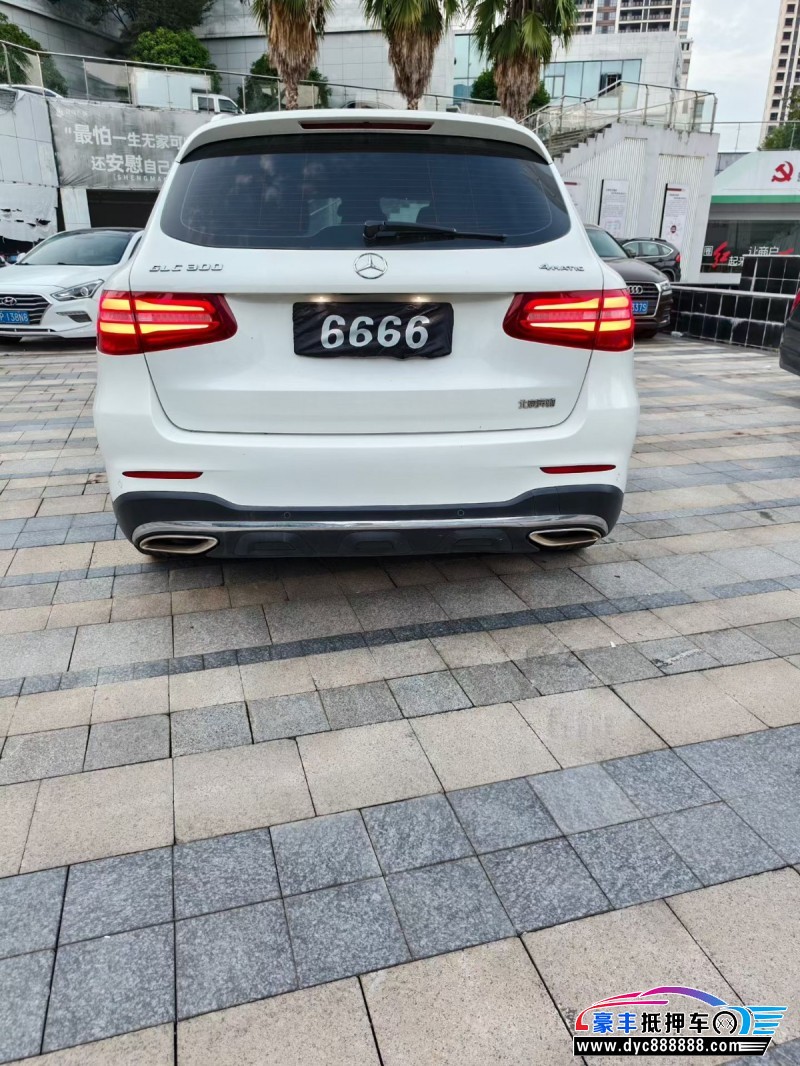 17年奔驰GLC轿车抵押车出售