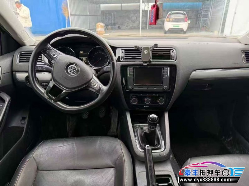 18年大众速腾轿车抵押车出售