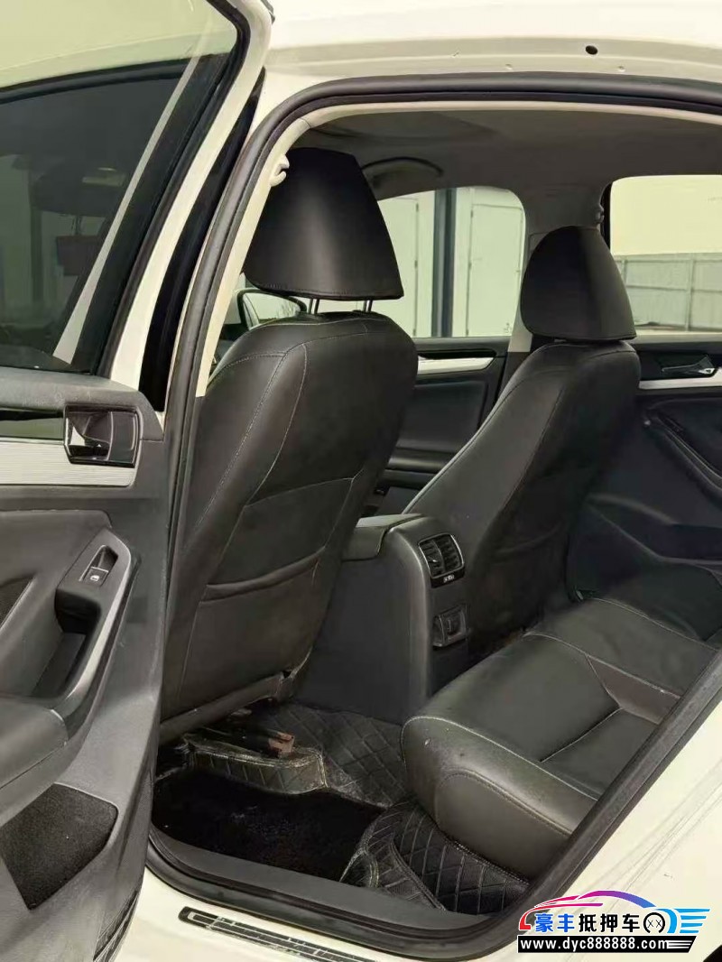 18年大众速腾轿车抵押车出售