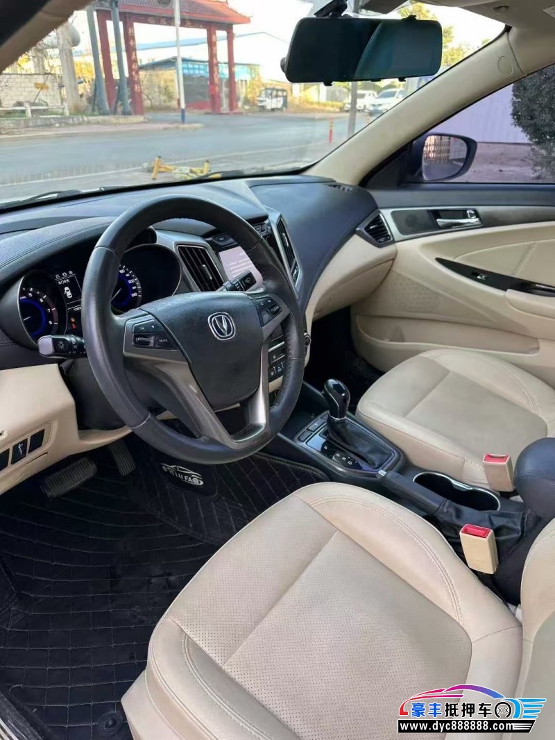 17年长安逸动轿车抵押车出售