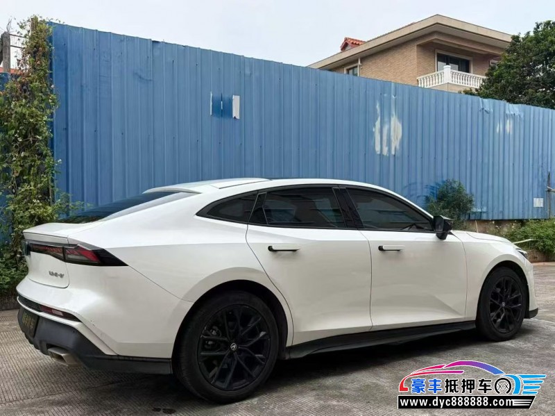 24年长安长安UNI轿车抵押车出售