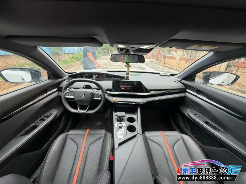 24年长安长安UNI轿车抵押车出售