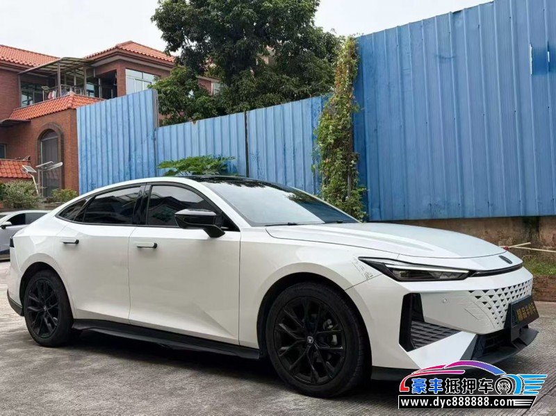 24年长安长安UNI轿车抵押车出售