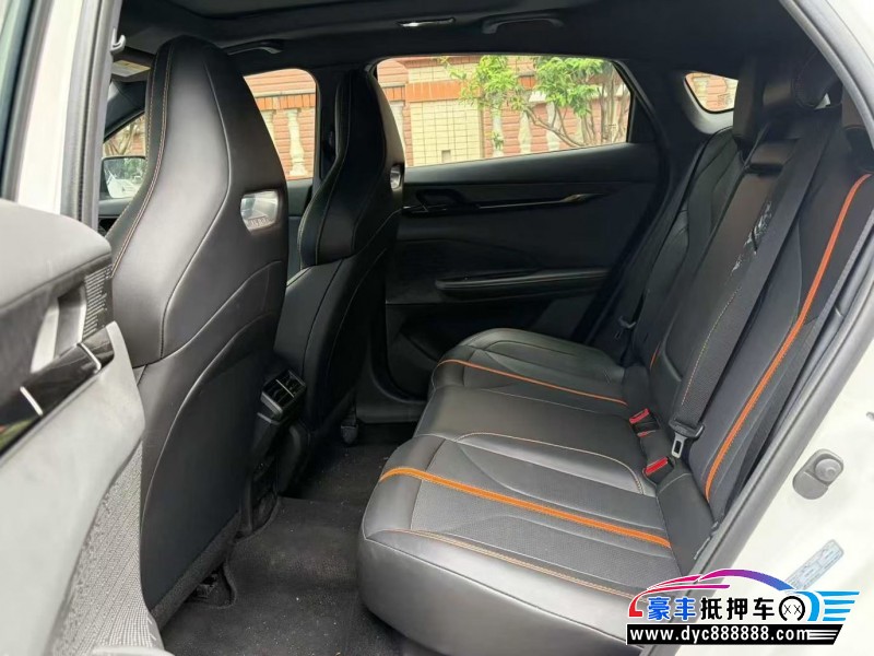 24年长安长安UNI轿车抵押车出售