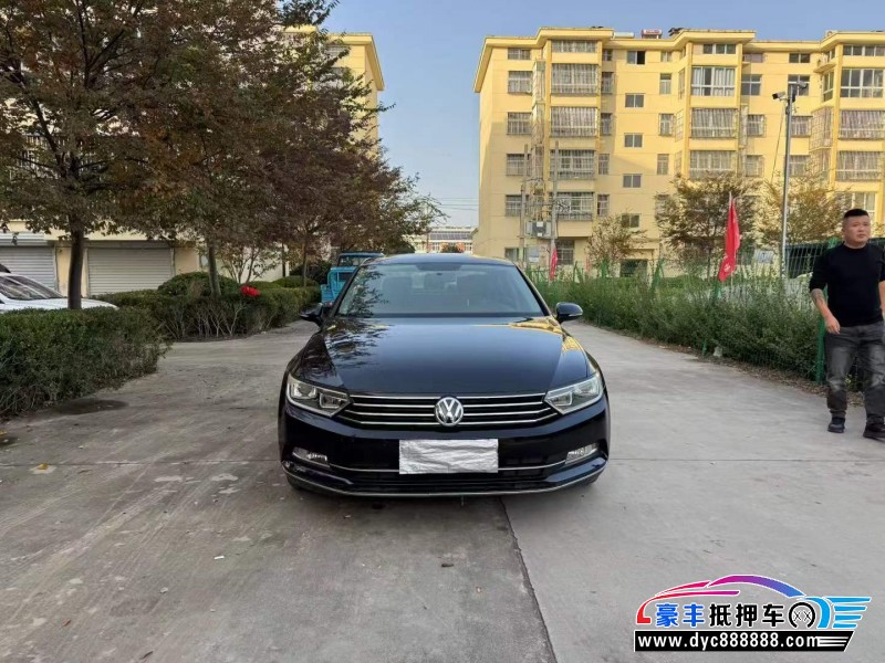 抵押车出售17年大众迈腾轿车