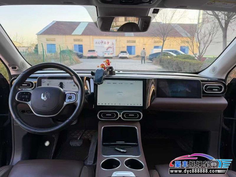 23年零跑C11轿车抵押车出售