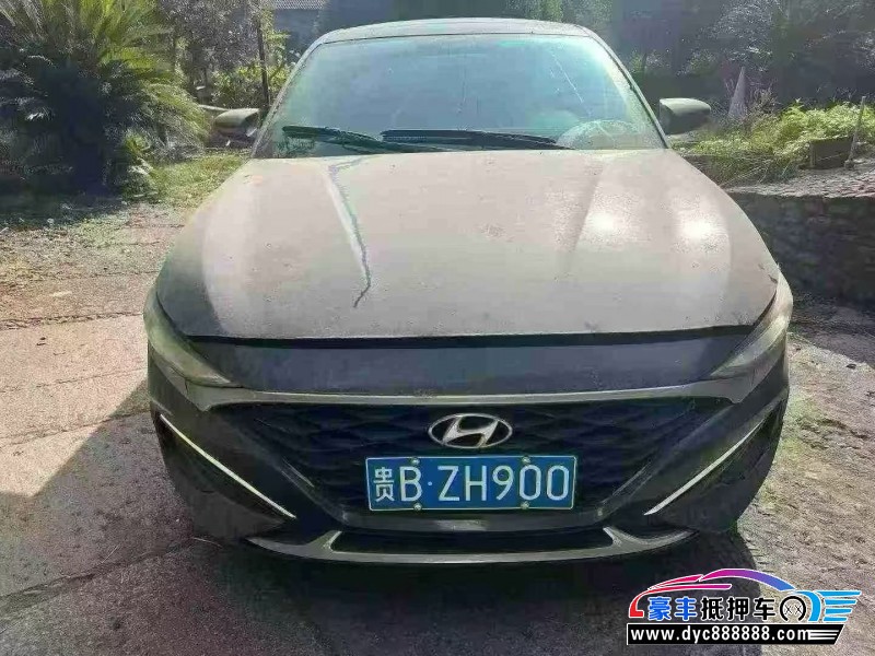 抵押车出售21年现代菲斯塔轿车