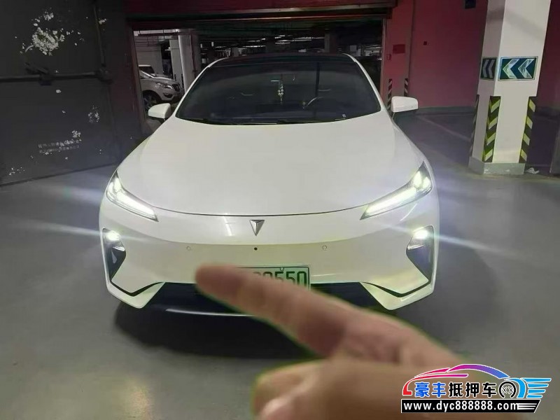 抵押车出售25年长安深蓝L07轿车