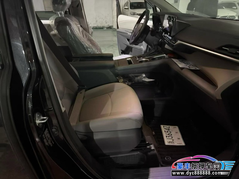 24年丰田格瑞维亚轿车抵押车出售