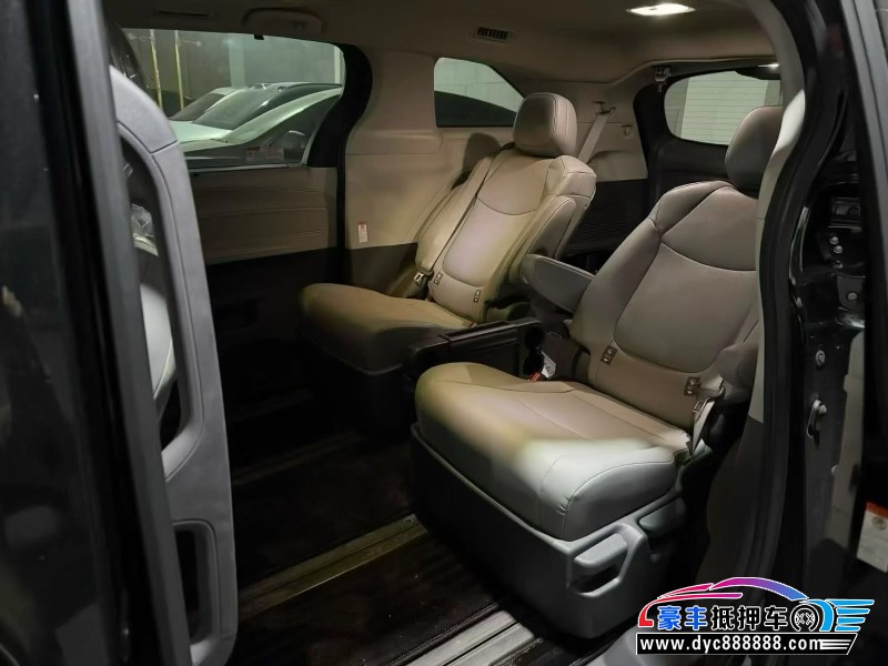 24年丰田格瑞维亚轿车抵押车出售