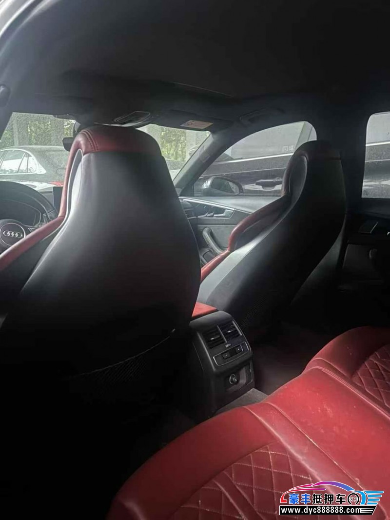 22年奥迪S4轿车抵押车出售