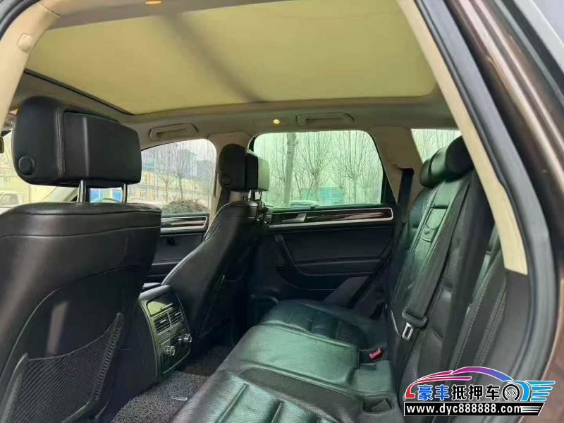 12年大众途锐轿车抵押车出售