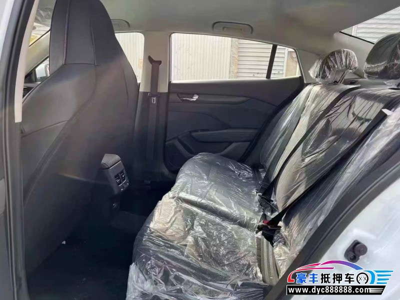 25年东风风神奕炫轿车抵押车出售