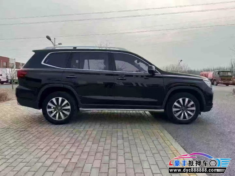 19年荣威RX8轿车抵押车出售