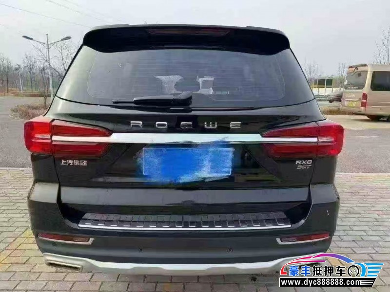 19年荣威RX8轿车抵押车出售