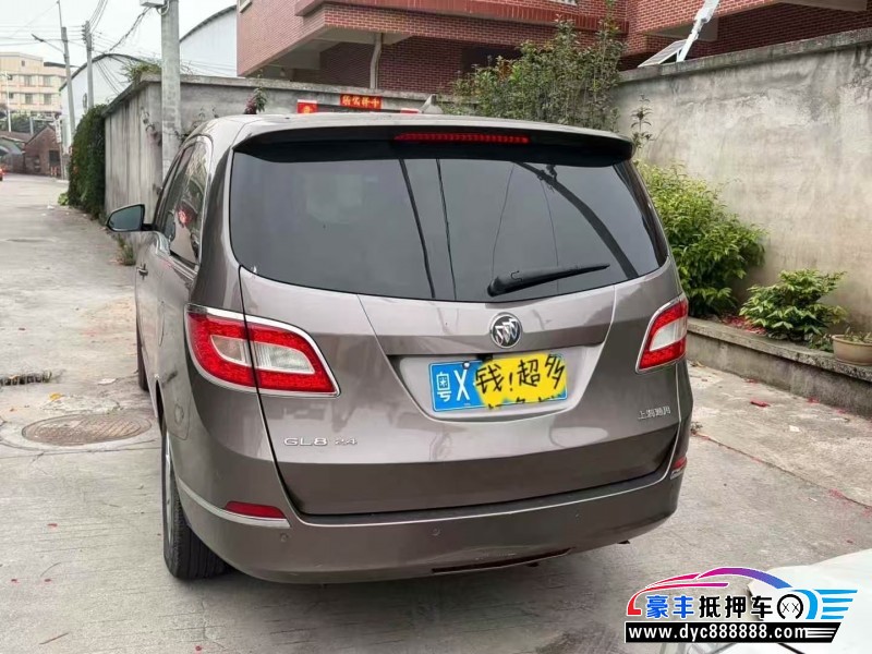 11年别克GL8轿车抵押车出售