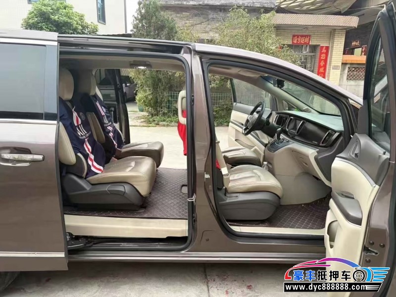 11年别克GL8轿车抵押车出售