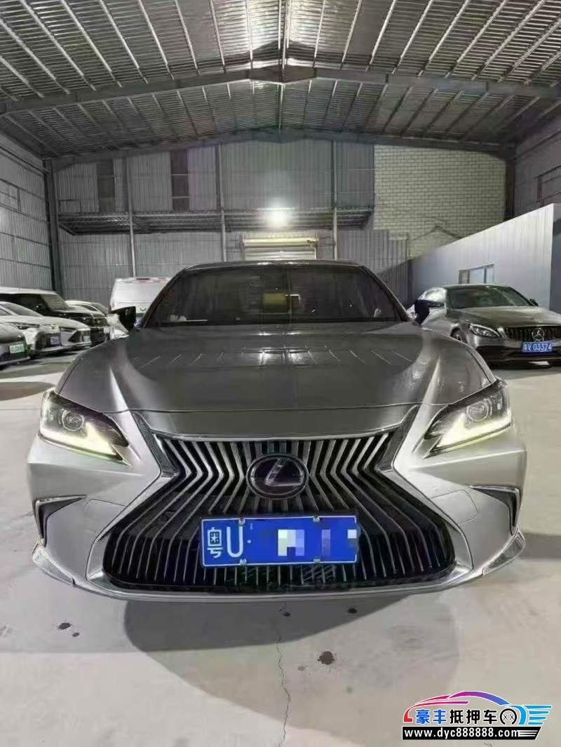 18年雷克萨斯ES轿车抵押车出售