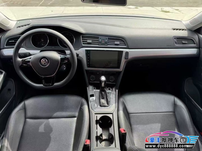 17年大众凌渡轿车抵押车出售