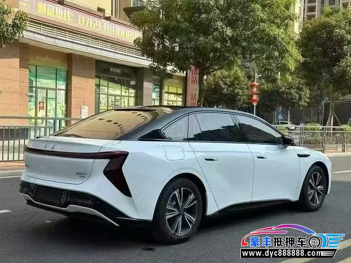 25年红旗EH7轿车抵押车出售