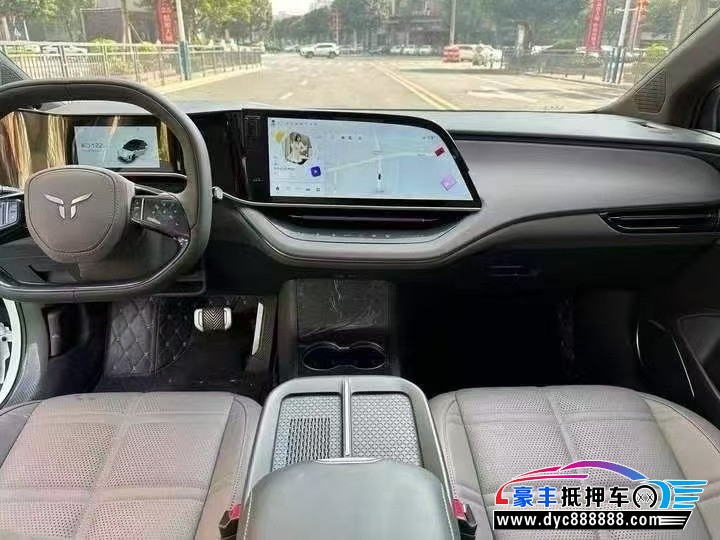 25年红旗EH7轿车抵押车出售