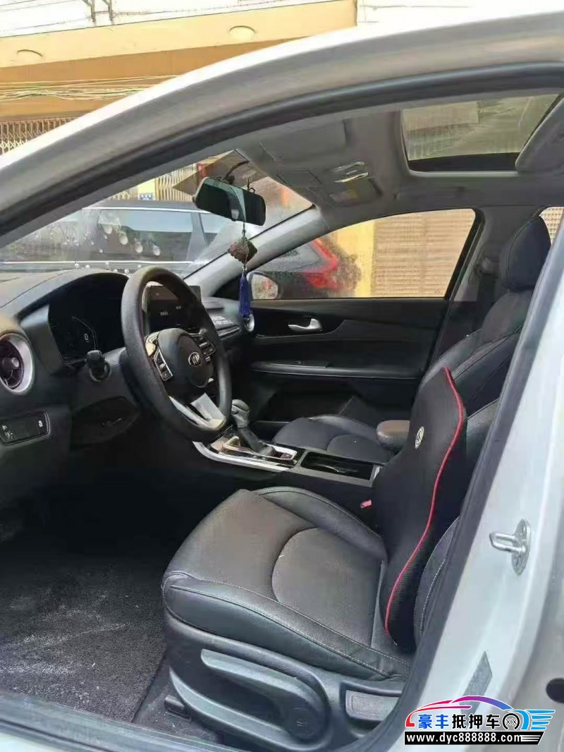 21年起亚K3轿车抵押车出售