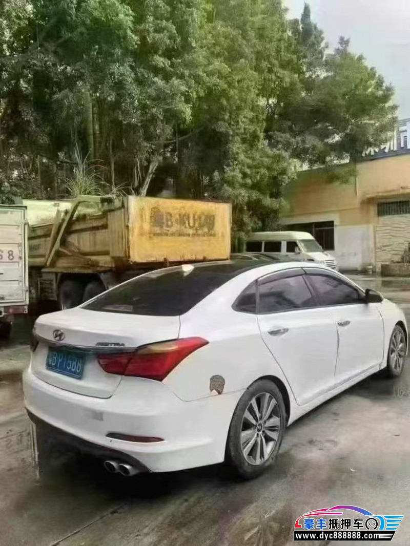 14年现代名图轿车抵押车出售